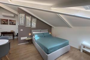 Appartamento Mansardato Zona Villa Comunale