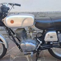Gilera 124 5V Strada