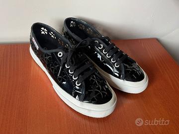 Superga traforate