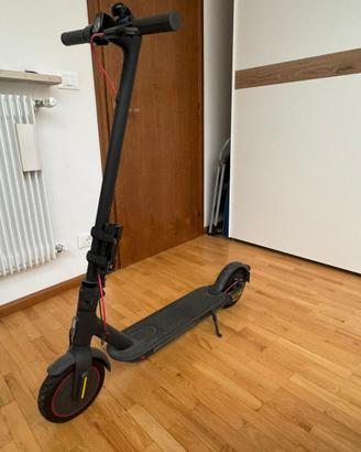 Monopattino elettrico XIAOMI Mod.PRO2