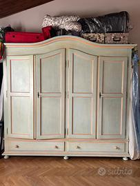 Armadio in massello dipinto a mano - stile antico