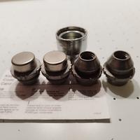 Dadi antifurto cerchioni