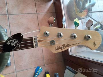 Basso elettrico comreso amplificatore e accessori