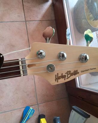 Basso elettrico comreso amplificatore e accessori