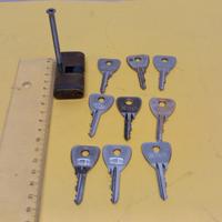 Cilindro serratura Omeg con chiave in 9 copie,