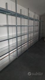 scaffali in ferro