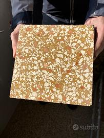 Mattonelle in graniglia 20x20