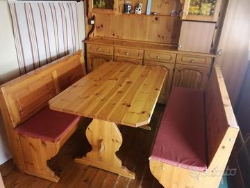 credenza stile tirolese