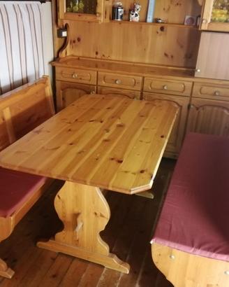 credenza stile tirolese