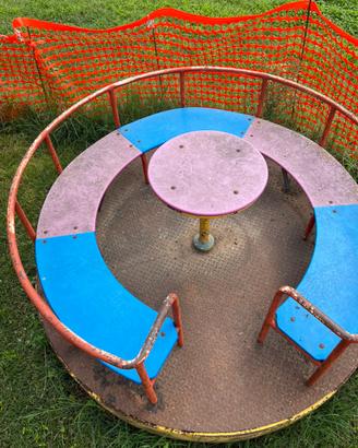 girella parco giochi