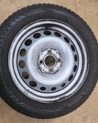Cerchi con gomme all season da 15'