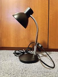 Lampada da tavolo in metallo flex nera