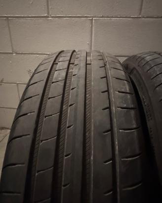 Gomme good year 225/45 R19