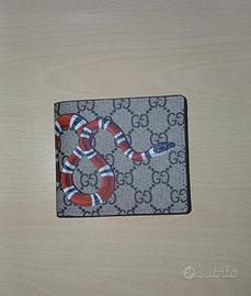 portafoglio gucci beige con serpente