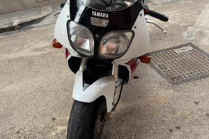 Yamaha YZF 750R