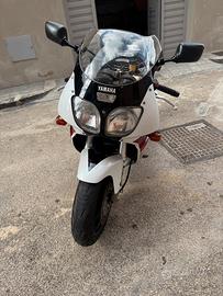Yamaha YZF 750R