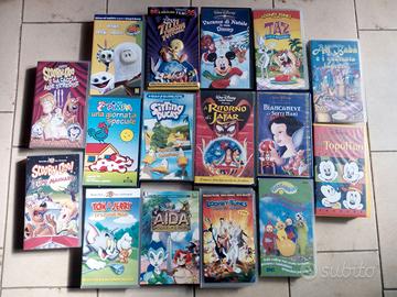 16 videocassette di cartoni animati per bambini