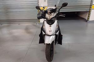 Kymco People GTI 300