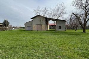 MIRA GAMBARARE RUSTICO IMMERSO NEL VERDE 2500 MQ D