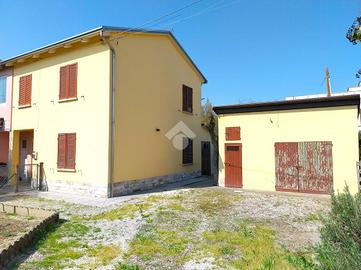 PORZIONE DI BIFAMILIARE A LUGO