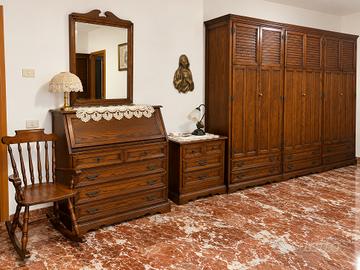 Arredamento completo in legno stile classico – 1.