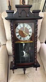 Orologio a pendolo antico