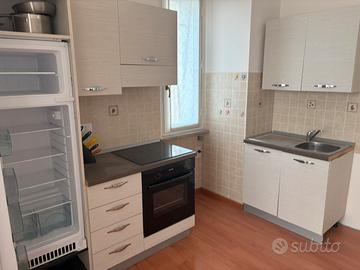 Cucina componibile completa di elettrodomestici