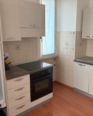 Cucina componibile completa di elettrodomestici
