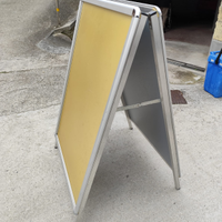 Espositore pubblicitario a cavalletto