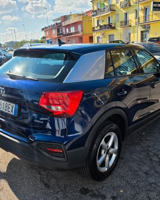 Audi Q2 35 TDI quattro S tronic Business Plus