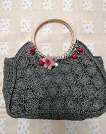 Borsa marrone design e intrecciato manici legno