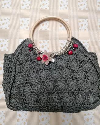 Borsa marrone design e intrecciato manici legno