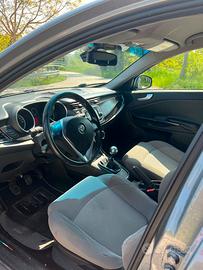 AUTO GIULIETTA