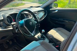 AUTO GIULIETTA