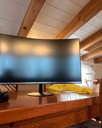 Monitor curvo Samsung **Serie T55 da 32"