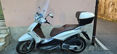 Beverly 300