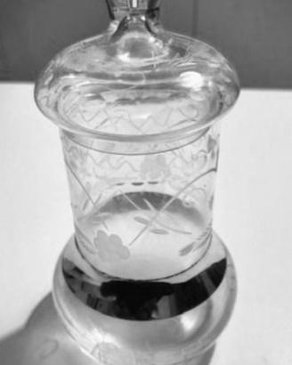 VASO IN CRISTALLO CON COPERCHIO