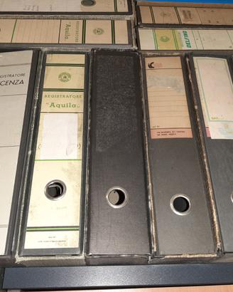 Agenzia vende 100 raccoglitori formato A4