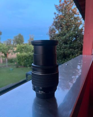 Canon ef 28-200 f/3.5-5.6 USM