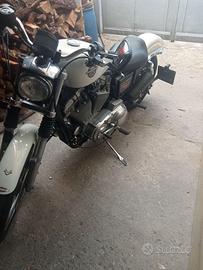 Moto Harley Davidson 883