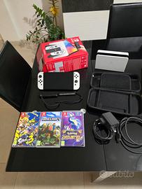 Nintendo Switch OLED Bianca + 3 Giochi + Custodia