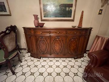 Sala da pranzo completa di madia, tavolo e 6 sedie