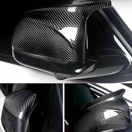 Componenti in fibra di carbonio per auto e moto