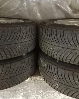 Pneumatici invernali 235/65 R17