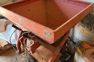 Spandiconcime angeloni lt 400