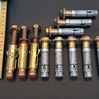 Tasselli 11 pz nuovi per carichi pesanti 