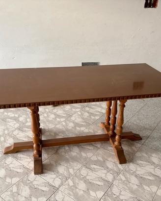 Tavolo rettangolare in legno