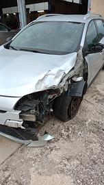 renault megan 2011 per pezzi di ricambio