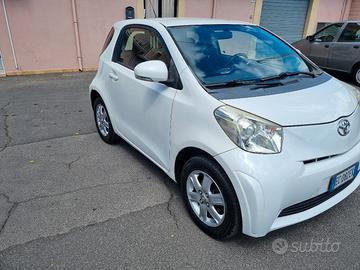 TOYOTA IQ