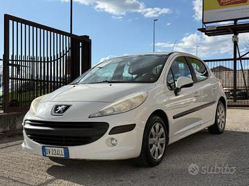 Peugeot 207 - 2009